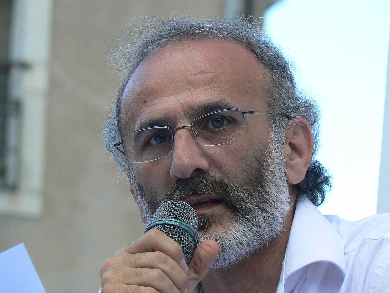 عيسى مخلوف